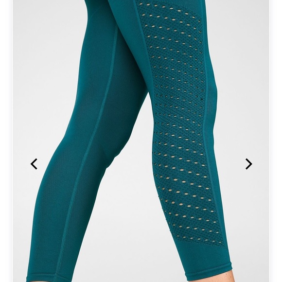 Fabletics seamless 7/8 cropped legging - Picture 4 of 9